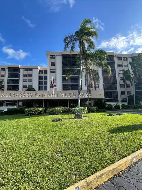 900 NE 195 St #103, Miami, FL 33179
