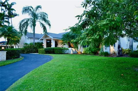 10035 SW 143rd St, Miami, FL 33176