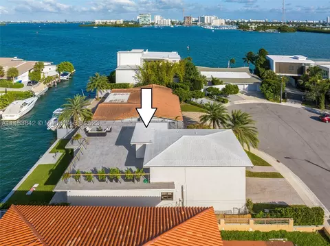 1251 NE 82nd St, Miami, FL 33138