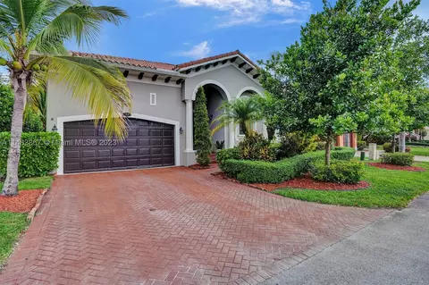 7626 SW 193rd Ln, Cutler Bay, FL 33157