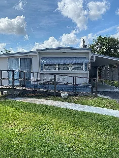 8520 SW 18th Ct, Davie, FL 33324