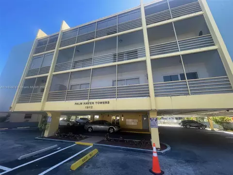 1912 Monroe St #403, Hollywood, FL 33020