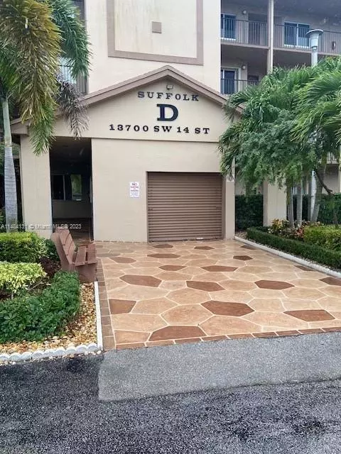 13700 SW 14th St #108D, Pembroke Pines, FL 33027