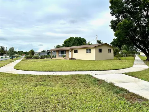 821 NW 173rd Ter, Miami Gardens, FL 33169