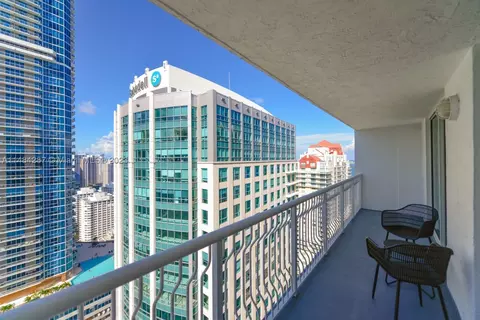 1200 Brickell Bay Dr #3922, Miami, FL 33131