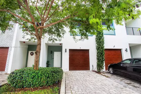 4440 NW 8th Ct, Plantation, FL 33317