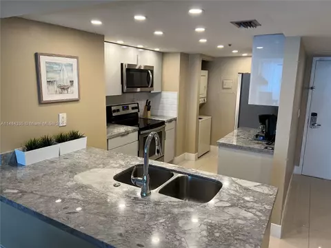 1717 N Bayshore Dr #A-3141, Miami, FL 33132