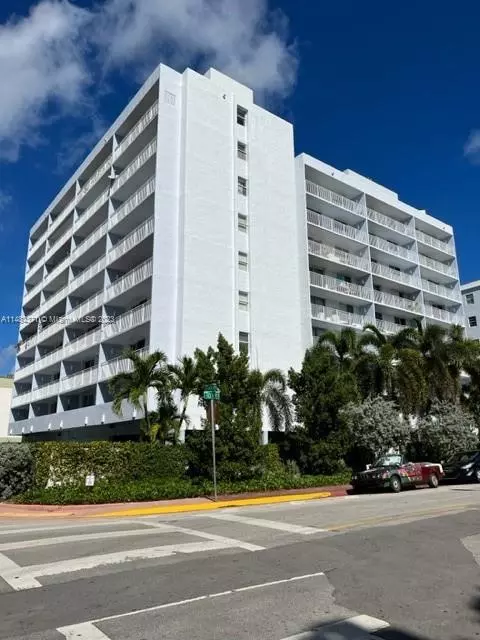 1045 W 10th St #204, Miami Beach, FL 33139