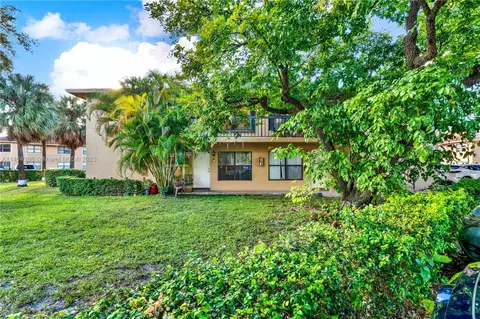 2610 W 67th Pl #22-14, Hialeah, FL 33016