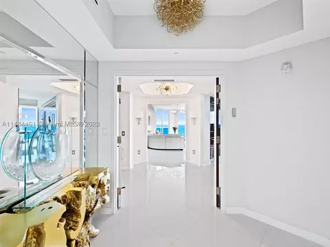 2711 S Ocean Dr #1902, Hollywood, FL 33019