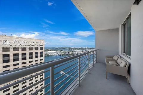 335 S Biscayne Blvd #3702, Miami, FL 33131