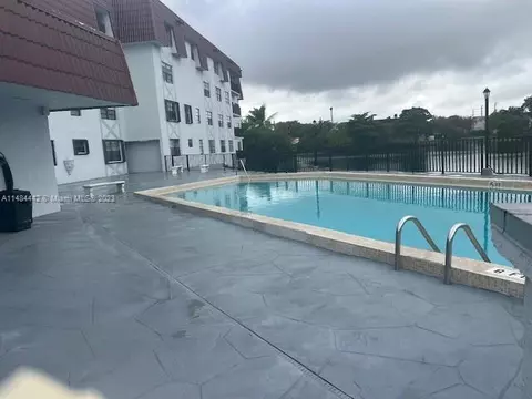 1335 W 68th St #406, Hialeah, FL 33014 photo 12