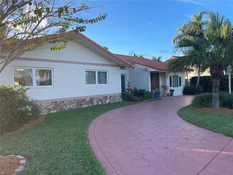 434 SW 98th Pl, Miami, FL 33174
