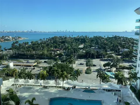7900 Harbor Island Dr #1404, North Bay Village, FL 33141