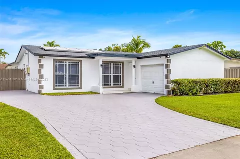 8720 NW 8th St, Pembroke Pines, FL 33024