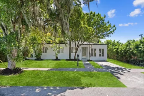 750 NW 83rd Ter, Miami, FL 33150