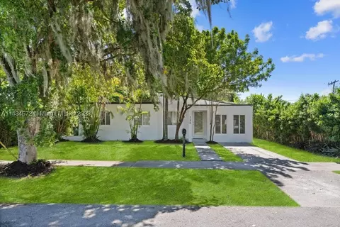 750 NW 83rd Ter, Miami, FL 33150