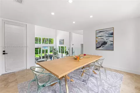 Dining - 475 Harbor Dr, Key Biscayne, FL 33149 photo 2 of 2