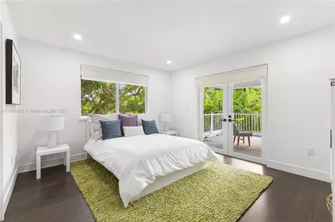 Bedroom - 475 Harbor Dr, Key Biscayne, FL 33149 photo 4 of 10