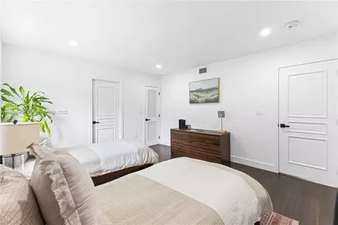 Bedroom - 475 Harbor Dr, Key Biscayne, FL 33149 photo 10 of 10