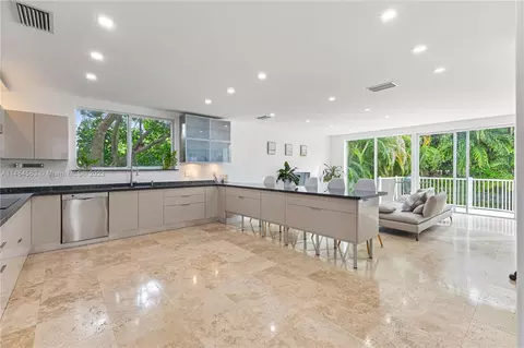 Kitchen - 475 Harbor Dr, Key Biscayne, FL 33149 photo 1 of 4