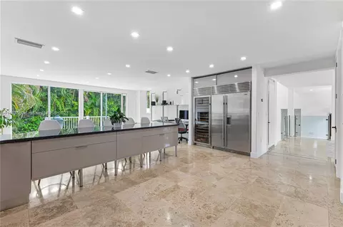 Kitchen - 475 Harbor Dr, Key Biscayne, FL 33149 photo 3 of 4