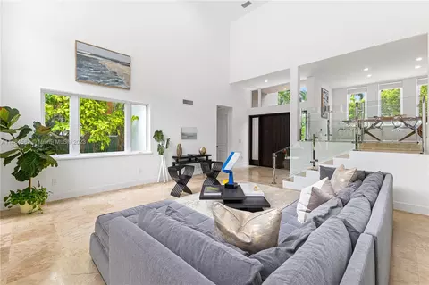 Living - 475 Harbor Dr, Key Biscayne, FL 33149 photo 3 of 6