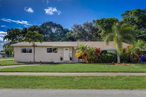 940 NW 181st St, Miami Gardens, FL 33169