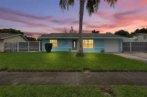 6944 Athena Dr, Lake Worth, FL 33463