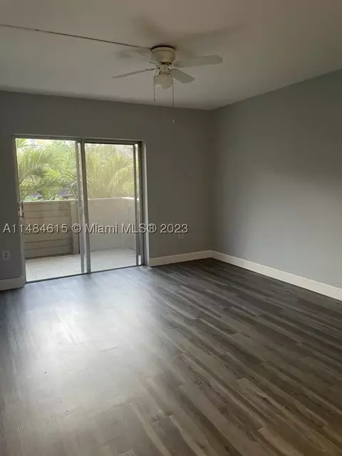 8325 SW 72nd Ave #215C, Miami, FL 33143