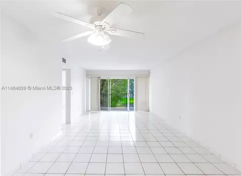 706 NW 87th Ave #205, Miami, FL 33172