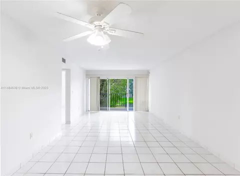 706 NW 87th Ave #205, Miami, FL 33172