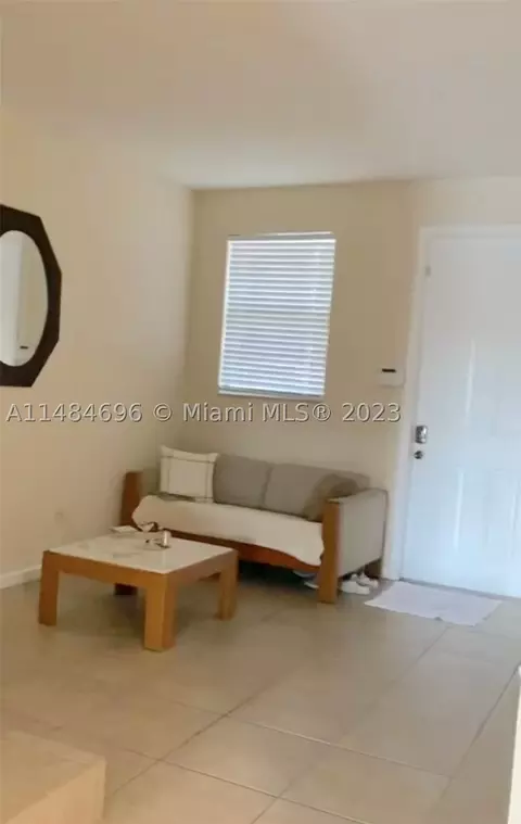 2132 NE 6th St, Homestead, FL 33033