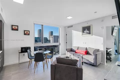 227 NE 2nd St #1706, Miami, FL 33132
