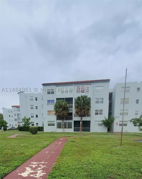 2860 Somerset Dr #215K, Lauderdale Lakes, FL 33311