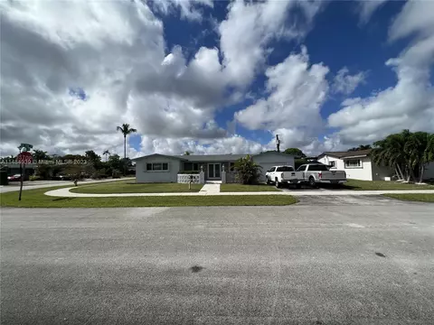 5860 SW 90th Ct, Miami, FL 33173