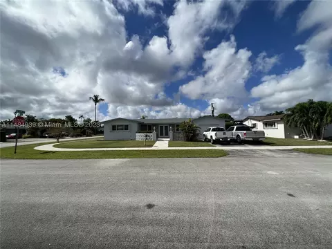 5860 SW 90th Ct, Miami, FL 33173