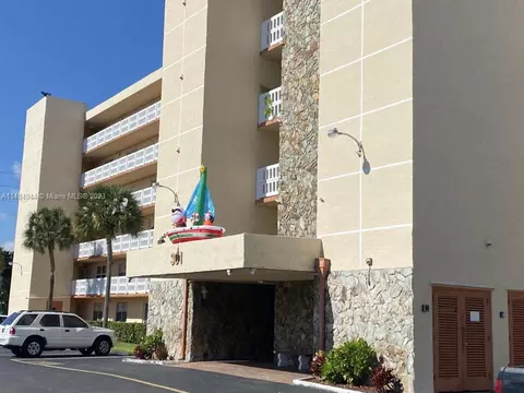 301 SE 3rd St #307, Dania Beach, FL 33004