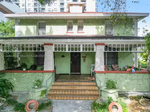 1901 SW 9th St, Miami, FL 33135