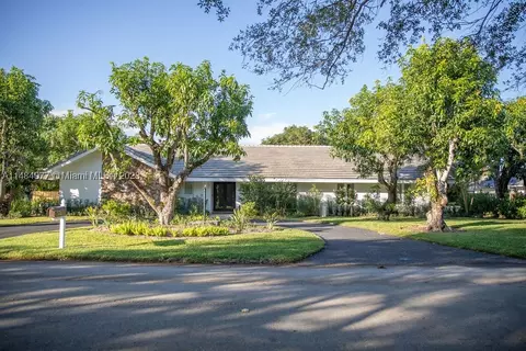 8121 SW 162nd St, Palmetto Bay, FL 33157