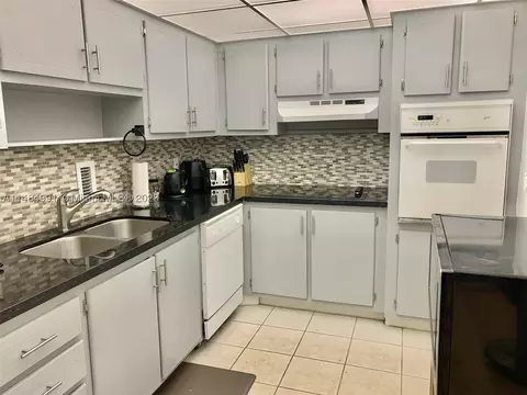 3901 S Ocean Dr #2B, Hollywood, FL 33019