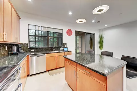 133 W Riverwalk Cir W #133, Plantation, FL 33325