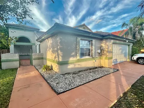 15951 SW 73rd St, Miami, FL 33193