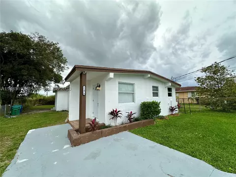 11470 SW 215th St, Miami, FL 33189