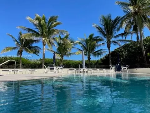 Exterior - 19670 Beach Rd #PHC2, Tequesta, FL 33469 photo 1 of 2