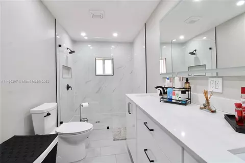 6455 W 18th Ave, Hialeah, FL 33012 photo 35