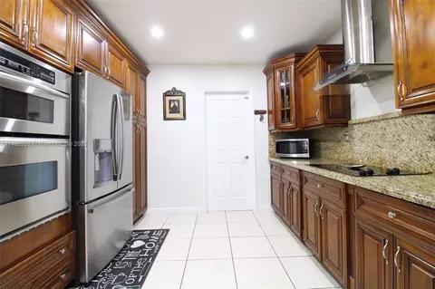 6455 W 18th Ave, Hialeah, FL 33012 photo 52