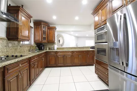 6455 W 18th Ave, Hialeah, FL 33012 photo 24