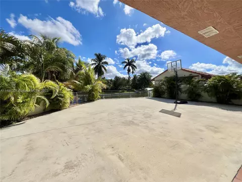 6455 W 18th Ave, Hialeah, FL 33012 photo 11