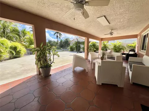 6455 W 18th Ave, Hialeah, FL 33012 photo 7